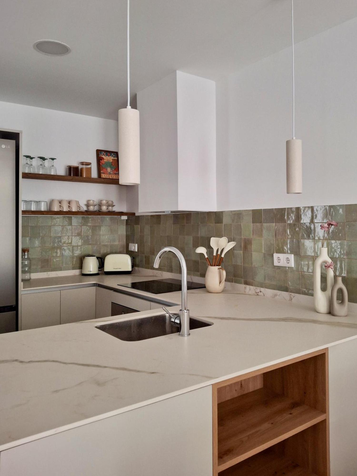Bonito Apartamento De 2 Habitaciones Cerca De La Estacion Joaquin Sorolla Walencja Zewnętrze zdjęcie